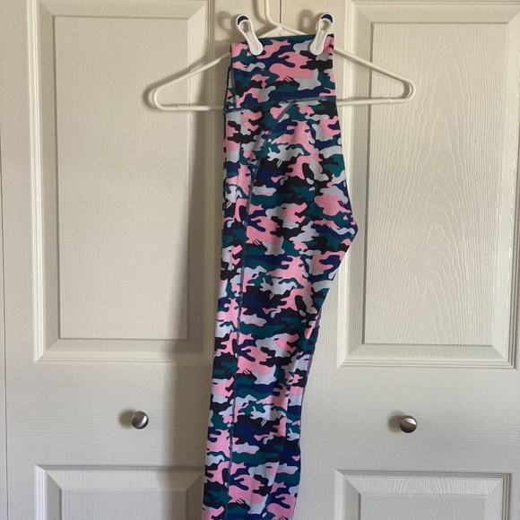 Fabletics Define High-Waisted 7/8 Legging Real Teal Camo - Picture 4 of 4